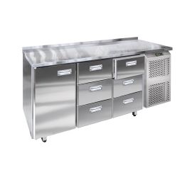 Холодильный шкаф