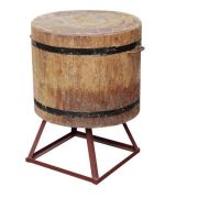 Дерево (Россия) Колода разрубочная напольная дуб d=40-49 см. h=50 см. (с подст.метал. h=30 см) /1/