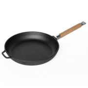 Чугун (Россия) Сковорода d=26 см. h=4,6 см. чугун. со съем дерев. ручкой /1/8/